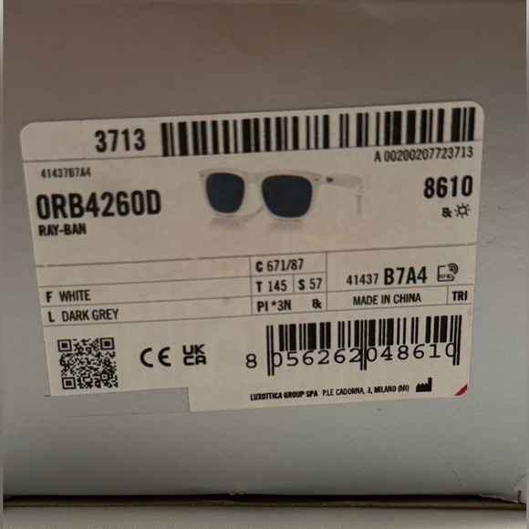 Ray-Ban Wayfarer White Sunglasses RB4260 - Picture 6 of 6